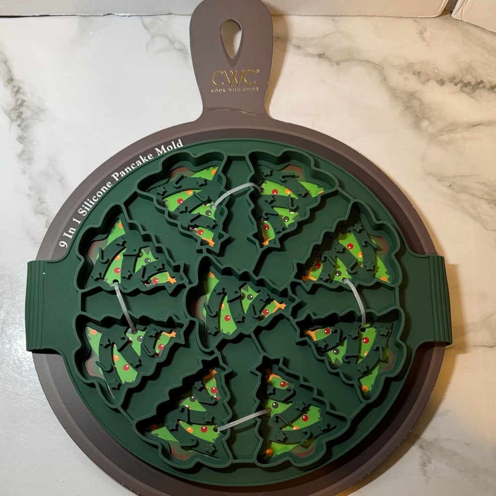CWC 9 in 1 Silicone Pancake Mold. New.